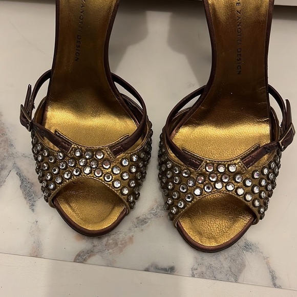 Giuseppe Zanotti Copper Gold Heels with Crystals and Black Bead Embellishments - Picture 5 of 12